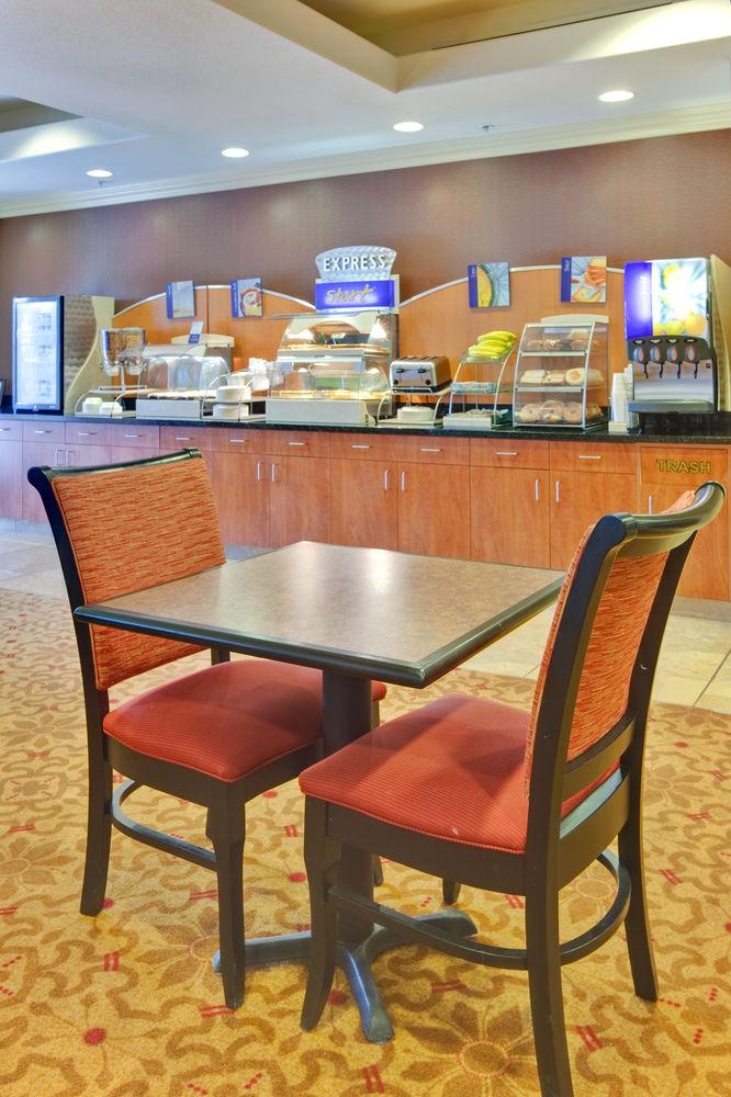 Holiday Inn Express Porterville By Ihg Exterior foto