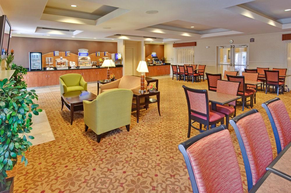 Holiday Inn Express Porterville By Ihg Exterior foto