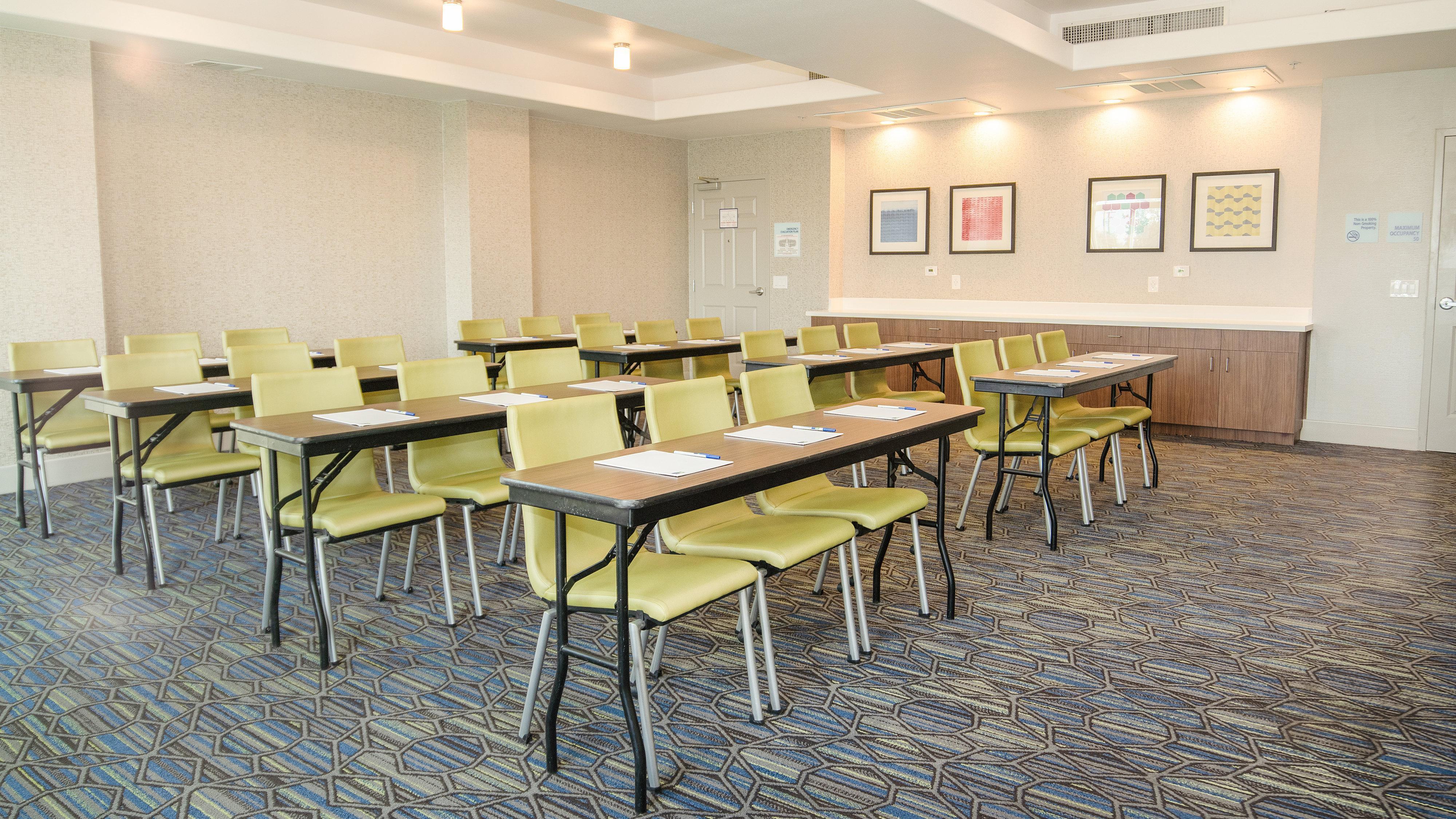 Holiday Inn Express Porterville By Ihg Exterior foto
