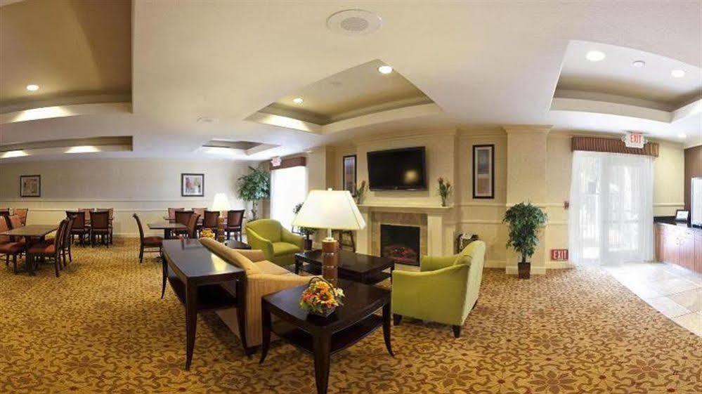 Holiday Inn Express Porterville By Ihg Exterior foto